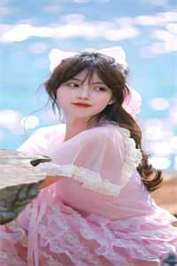 女总裁将五百万奖金颁给实习生后，我直接让公司破产热门