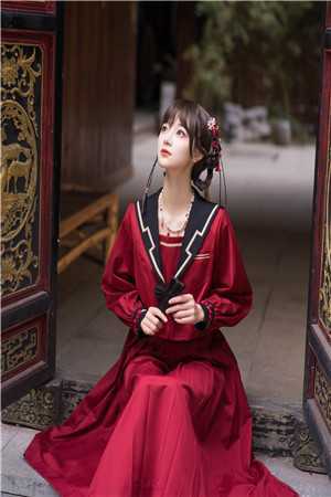 女总裁将五百万奖金颁给实习生后，我直接让公司破产无删减版