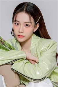 拳打穿书女，老奶吃香喝辣带飞全家试读