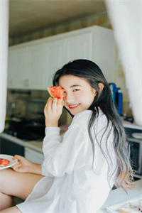 女总裁将五百万奖金颁给实习生后，我直接让公司破产广告+结局