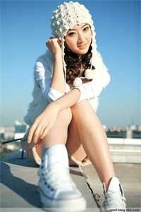 女总裁将五百万奖金颁给实习生后，我直接让公司破产无错版