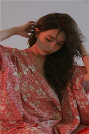 父亲葬礼前一天，未婚妻和白月光领证在线阅读