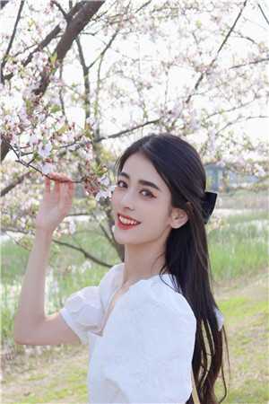 穿成三岁半奶娃，军官大佬我来靠后续