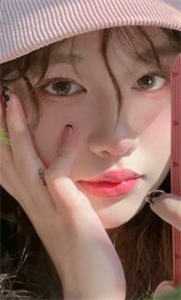 穿成三岁半奶娃，军官大佬我来靠最新章节