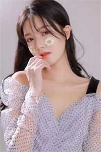 聚会上被亲戚嘲笑没出息，我一句话让她们后悔莫及完结文