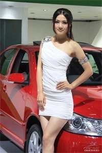 婚礼当天未婚妻助理把戎装换成和服，我反手掏出打火机全局